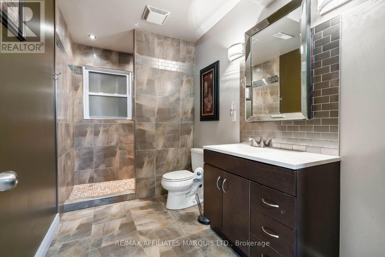 1507 Catherine Street, Cornwall, ON - Indoor Photo Showing Bathroom