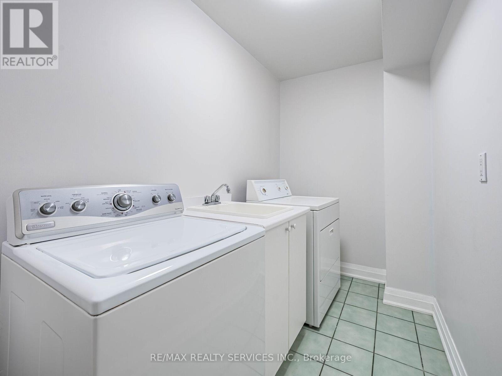 136 - 1995 Royal Road, Pickering, ON - Indoor Photo Showing Laundry Room