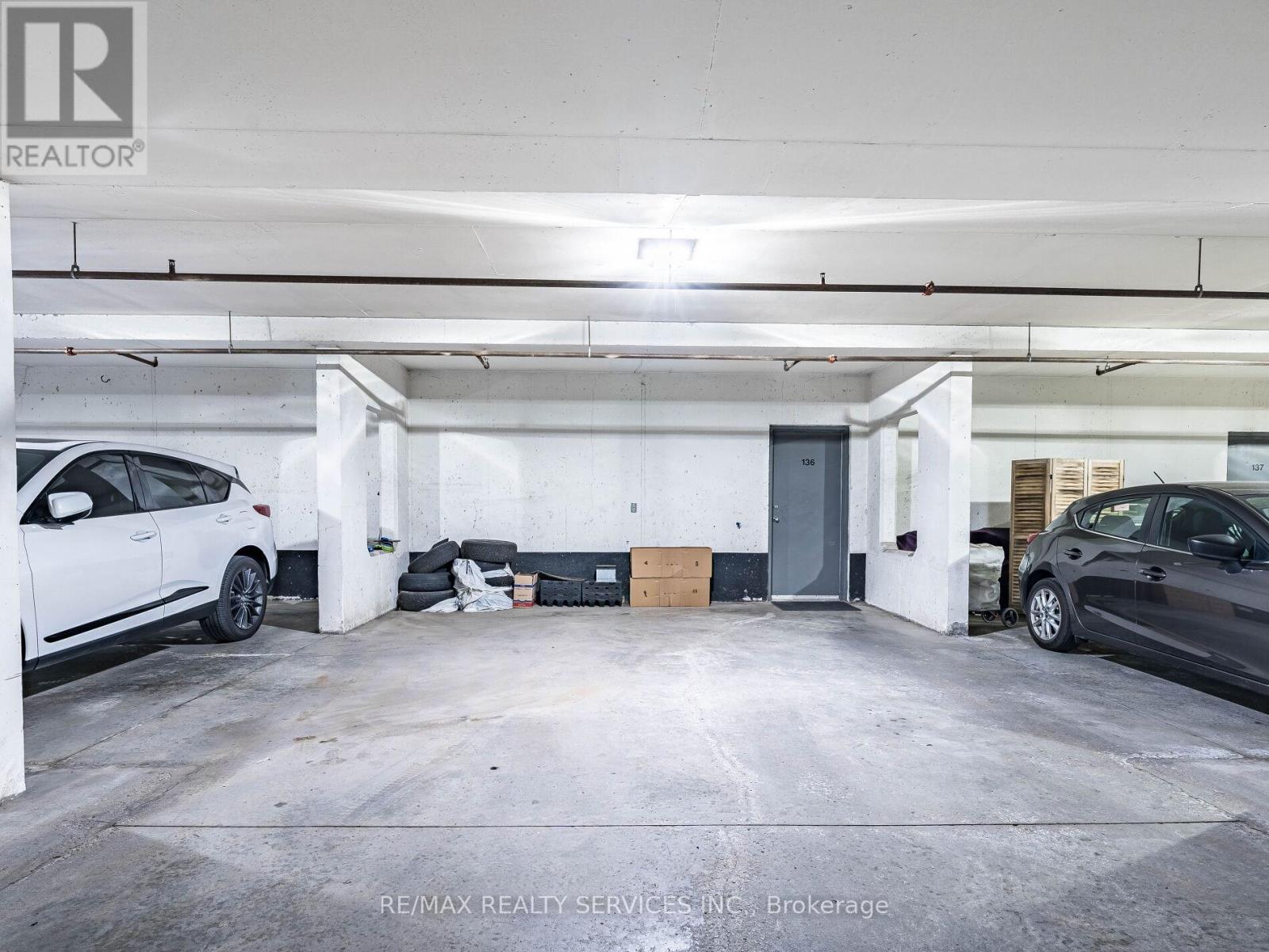 136 - 1995 Royal Road, Pickering, ON - Indoor Photo Showing Garage