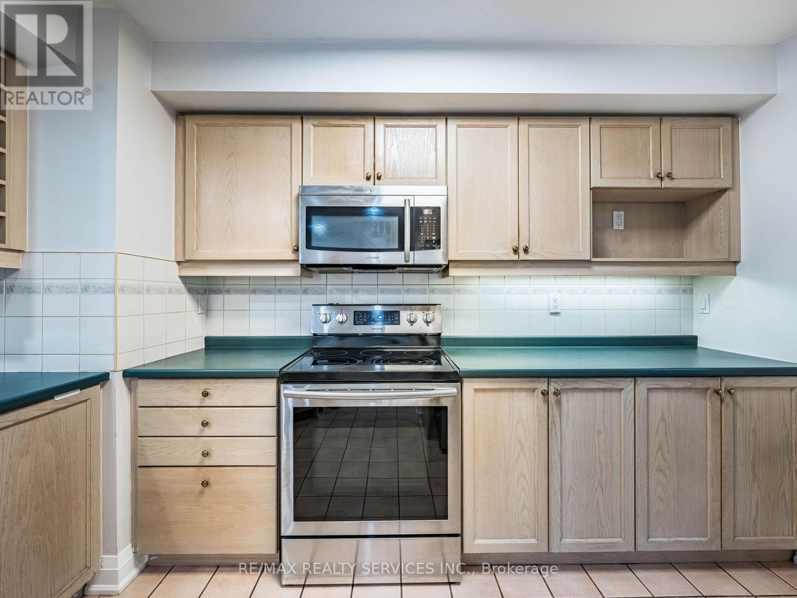 136 - 1995 Royal Road, Pickering, ON - Indoor Photo Showing Kitchen