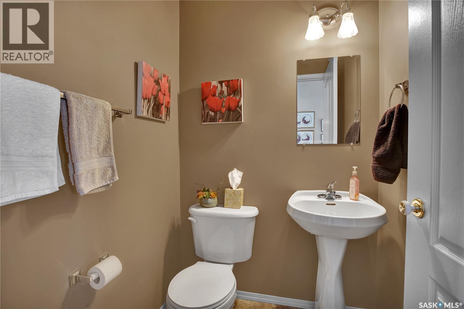 109 810 Mendel Crescent, Saskatoon, SK - Indoor Photo Showing Bathroom