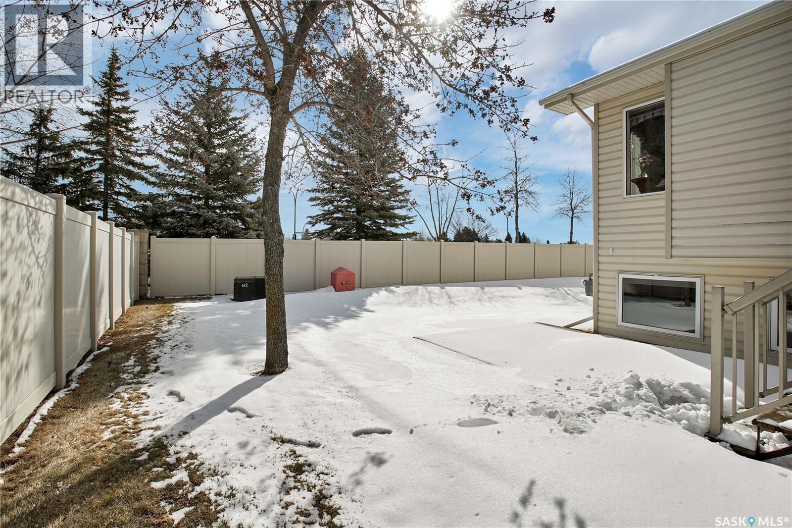 109 810 Mendel Crescent, Saskatoon, SK - Outdoor