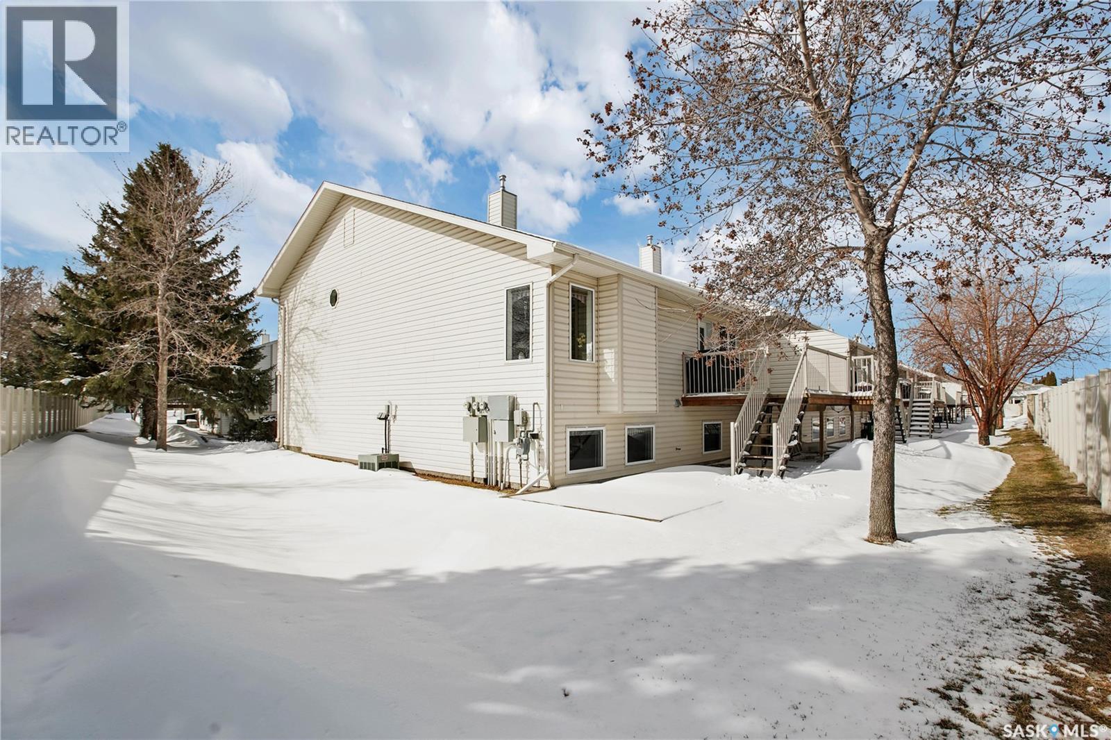 109 810 Mendel Crescent, Saskatoon, SK - Outdoor