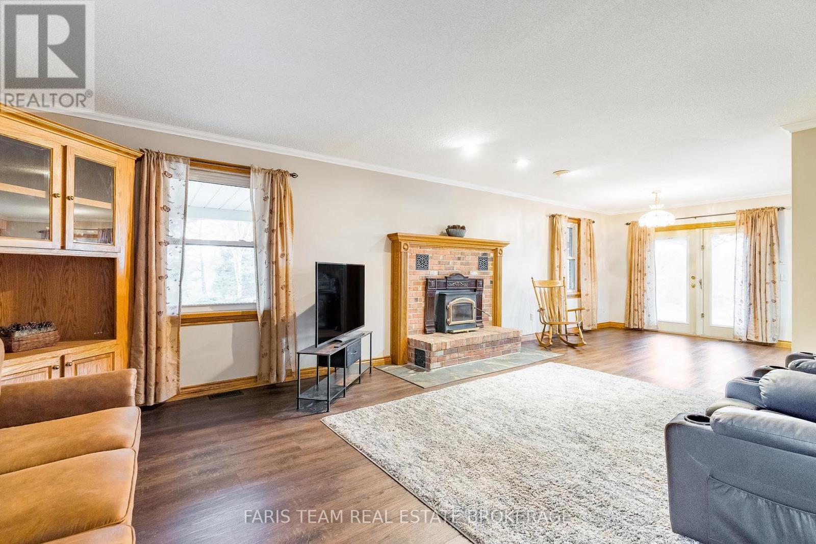 301 Concession 4 Road E, Tiny, ON