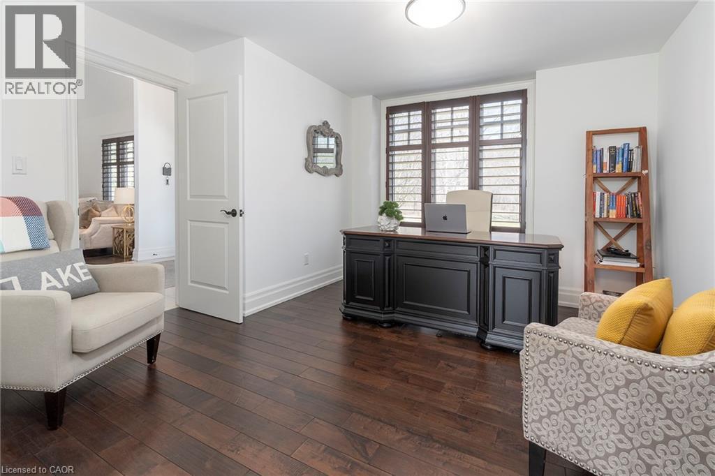 400 Hamilton Drive, Ancaster, ON - Indoor