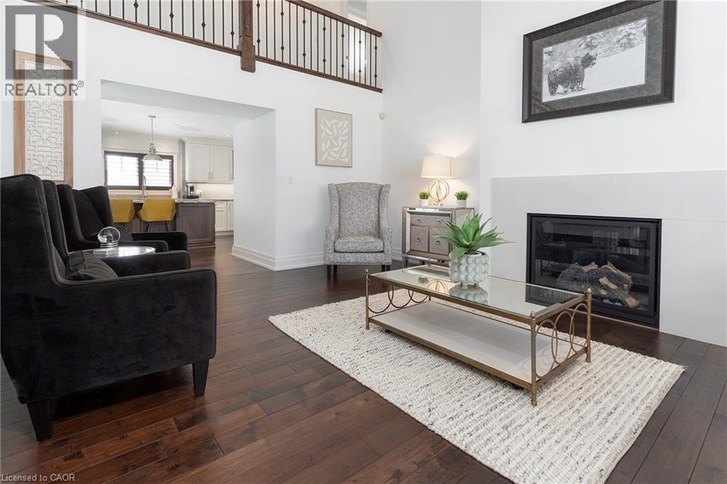 400 Hamilton Drive, Ancaster, ON - Indoor Photo Showing Living Room With Fireplace