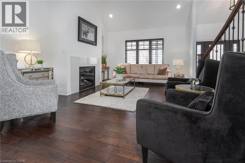 400 Hamilton Drive, Ancaster, ON - Indoor Photo Showing Living Room With Fireplace