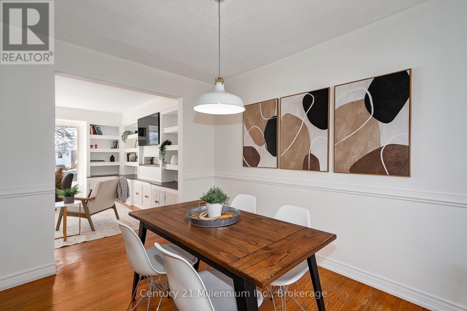 22 Dickson Road, Collingwood, ON - Indoor Photo Showing Dining Room