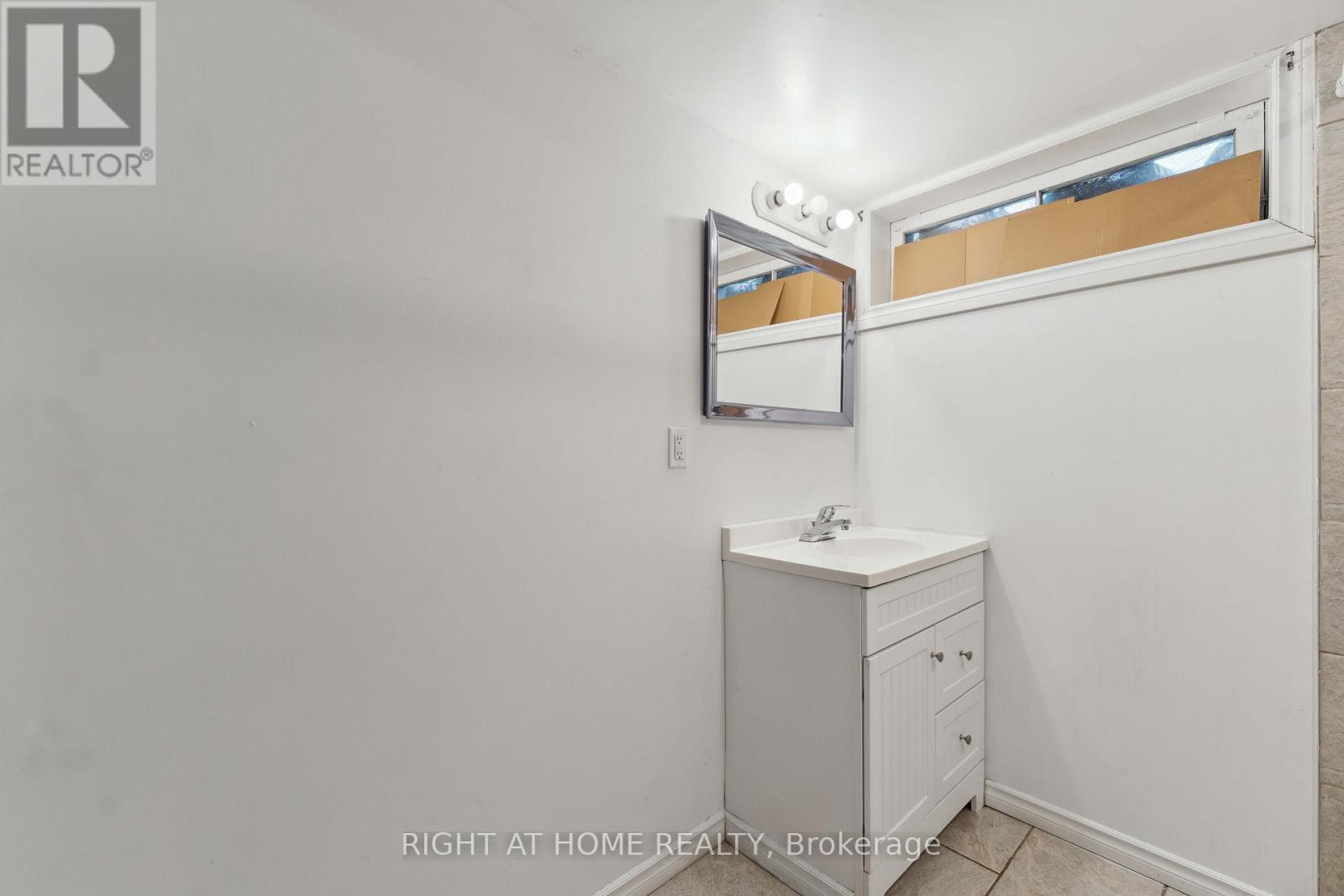 1274 Cobden Road E, Ottawa, ON -