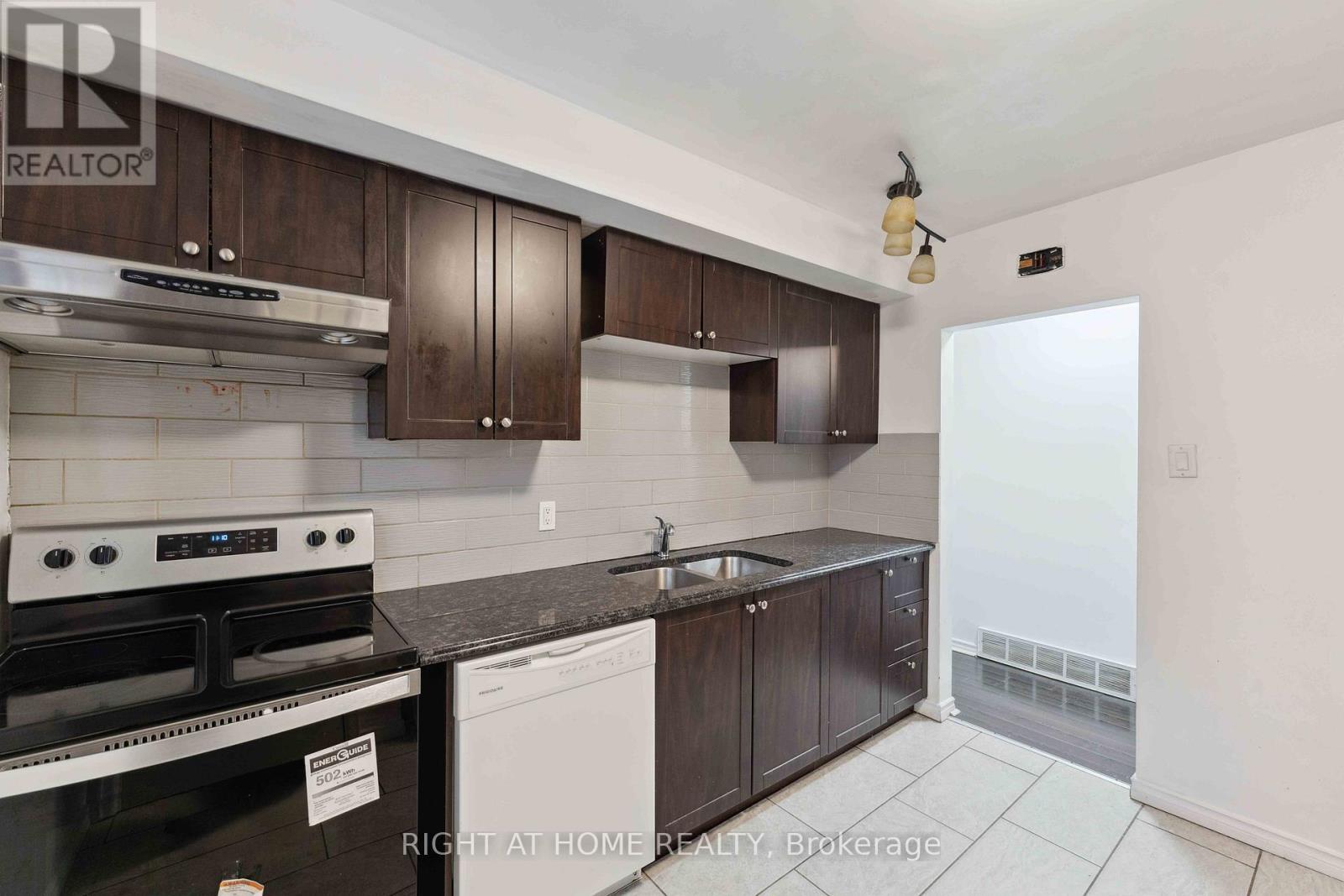 1274 Cobden Road E, Ottawa, ON - Indoor Photo Showing Kitchen With Double Sink