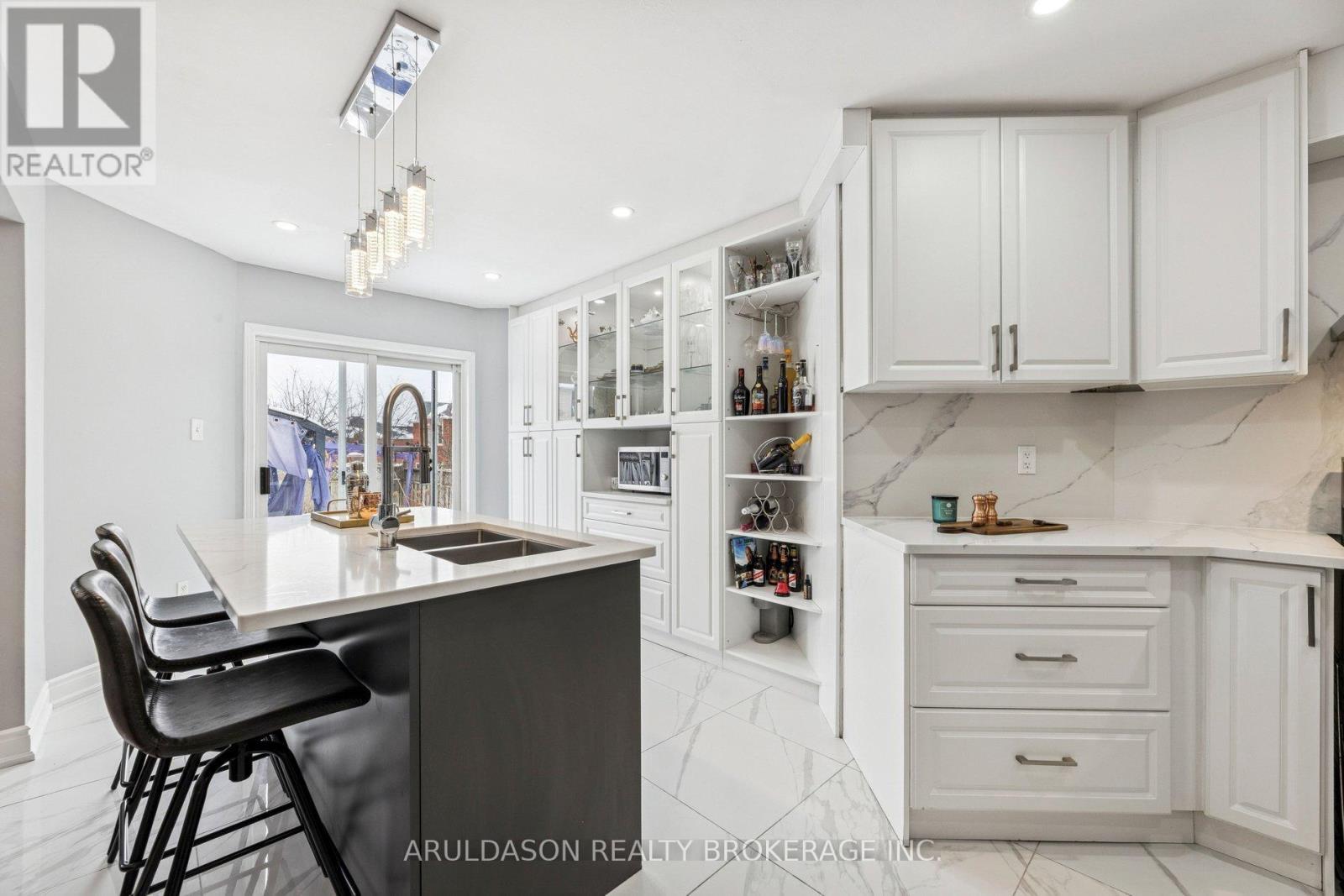 3 Booth Crescent, Ajax, ON - Indoor Photo Showing Kitchen