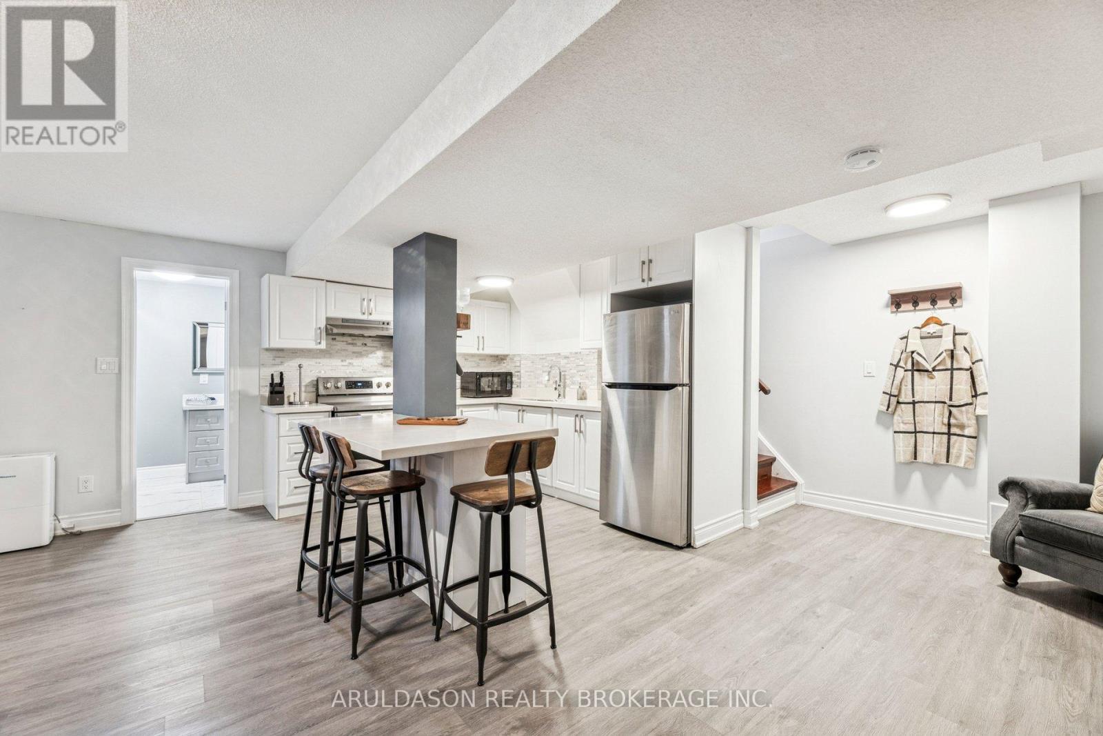 3 Booth Crescent, Ajax, ON - Indoor Photo Showing Kitchen