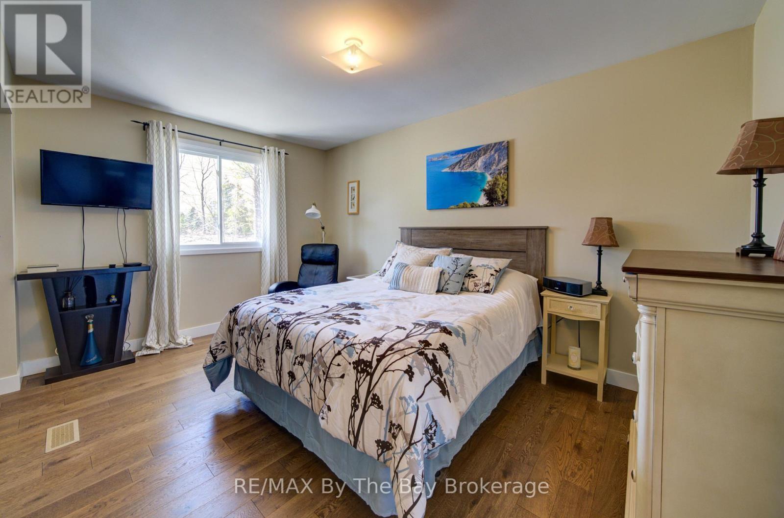 9 Frederick Drive, Wasaga Beach, ON