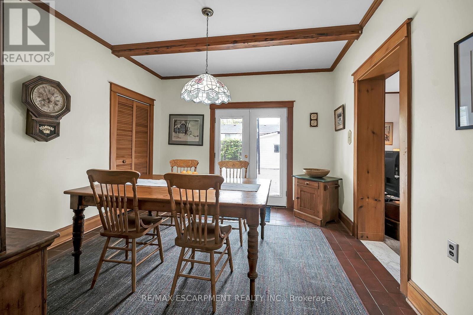 141 Mount Albion Road, Hamilton, ON - Indoor Photo Showing Dining Room