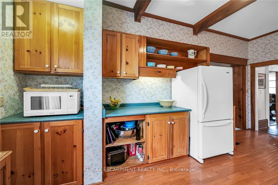 141 Mount Albion Road, Hamilton, ON - Indoor Photo Showing Kitchen