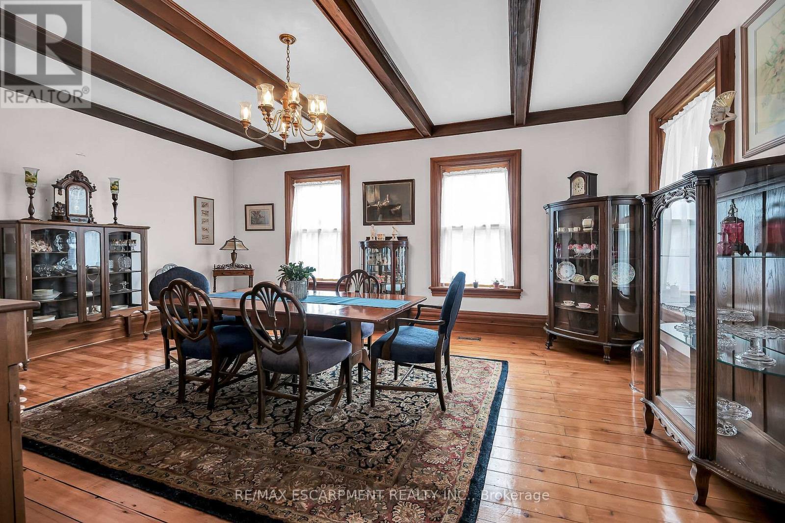141 Mount Albion Road, Hamilton, ON - Indoor Photo Showing Dining Room
