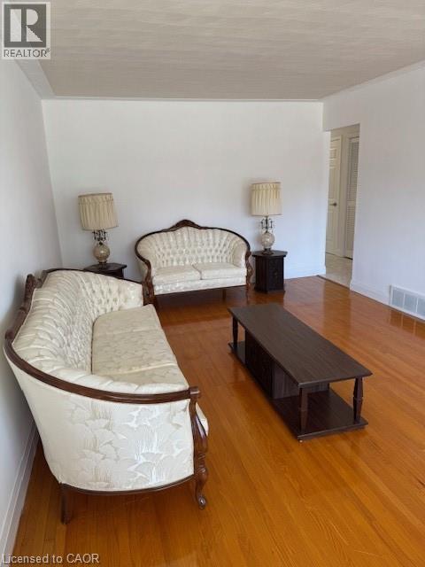 31 Adair Avenue, Hamilton, ON - Indoor