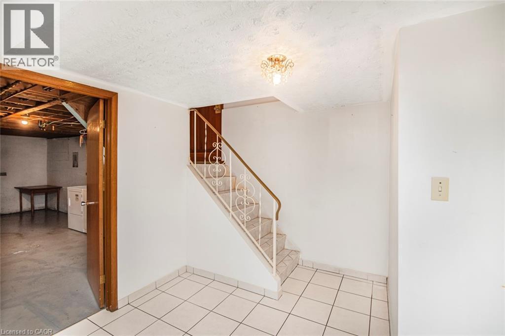 31 Adair Avenue, Hamilton, ON - Indoor Photo Showing Other Room