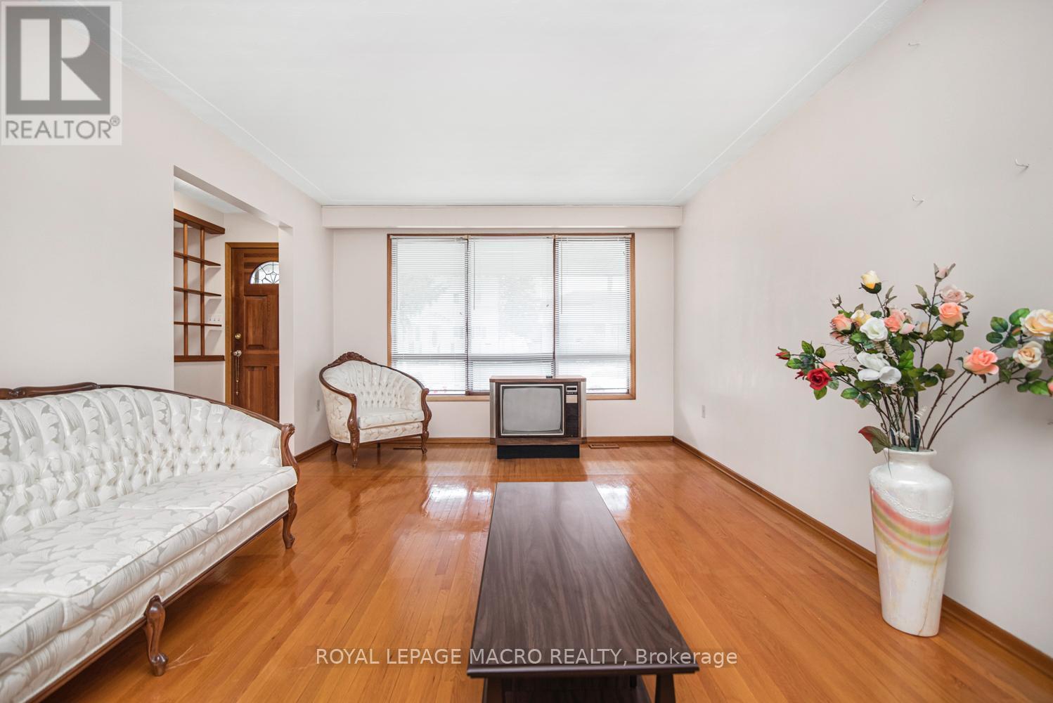 31 Adair Avenue N, Hamilton, ON - Indoor