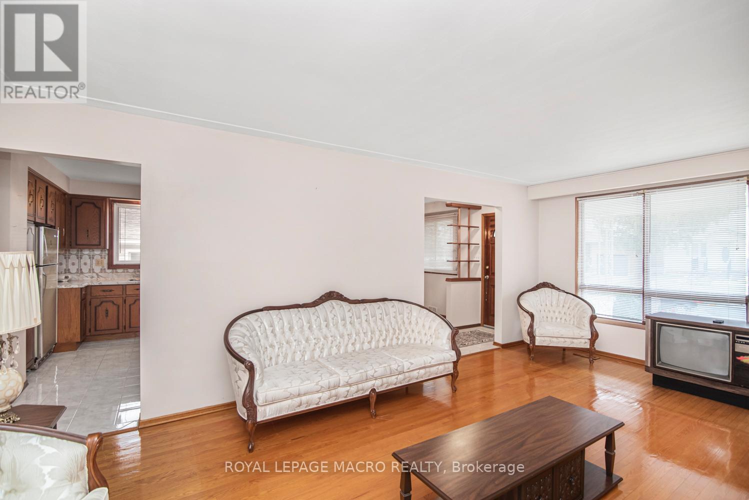 31 Adair Avenue N, Hamilton, ON - Indoor