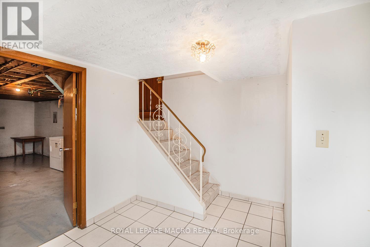 31 Adair Avenue N, Hamilton, ON - Indoor Photo Showing Other Room