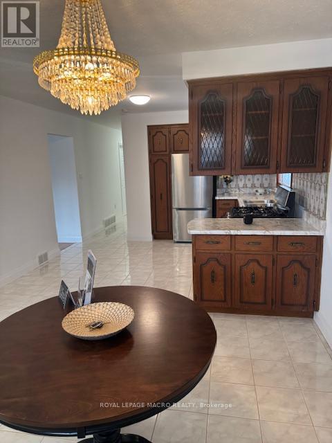 31 Adair Avenue N, Hamilton, ON - Indoor Photo Showing Other Room