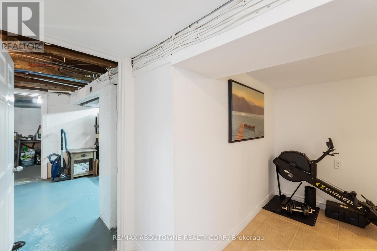 54 Weir Street S, Hamilton, ON - Indoor