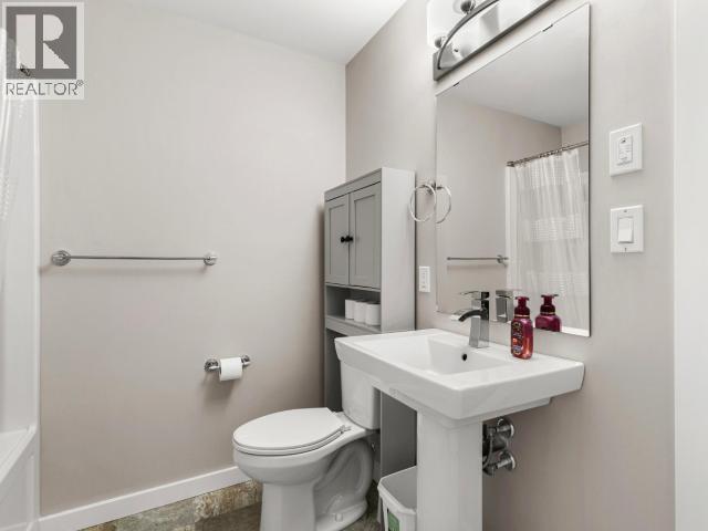 31-85 Aksala Drive, Whitehorse, YT - Indoor Photo Showing Bathroom