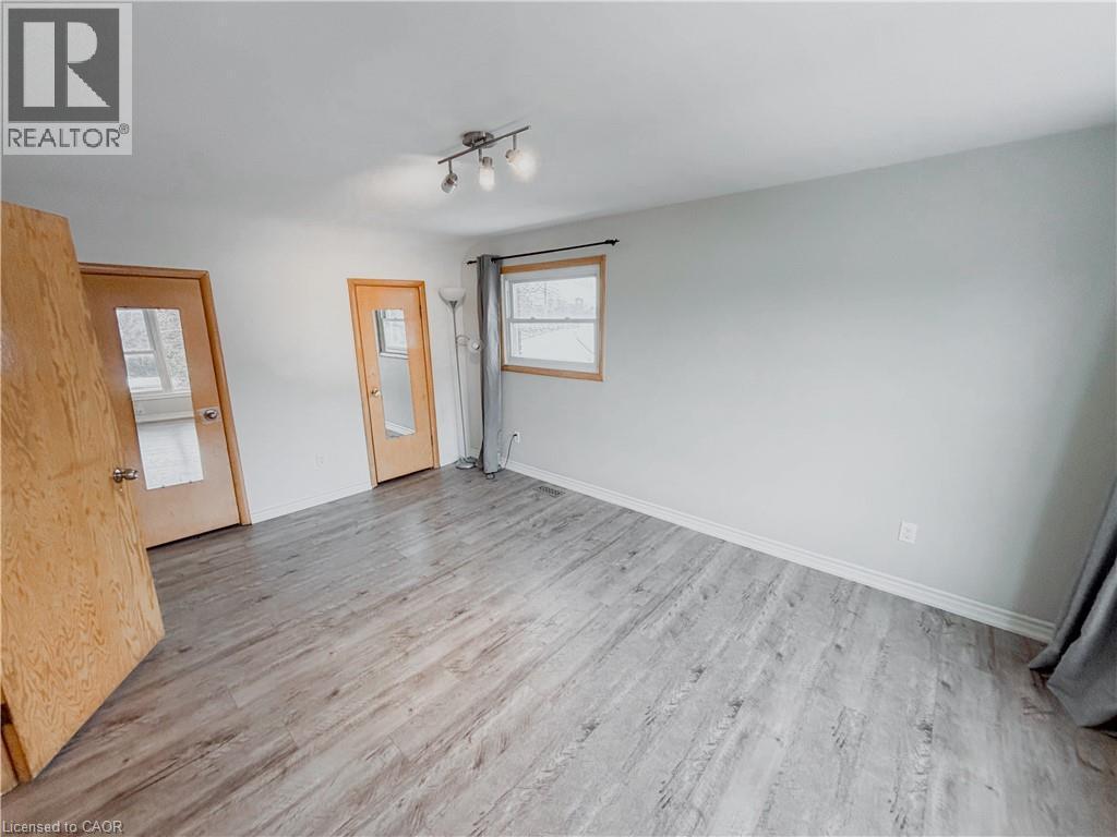 122 Weber Street S, Waterloo, ON - Indoor Photo Showing Other Room