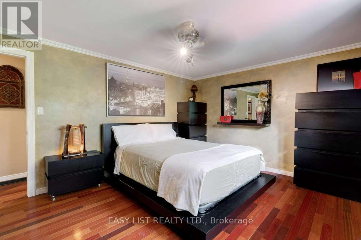 193 Pine Cove Road, Burlington, ON - Indoor Photo Showing Bedroom