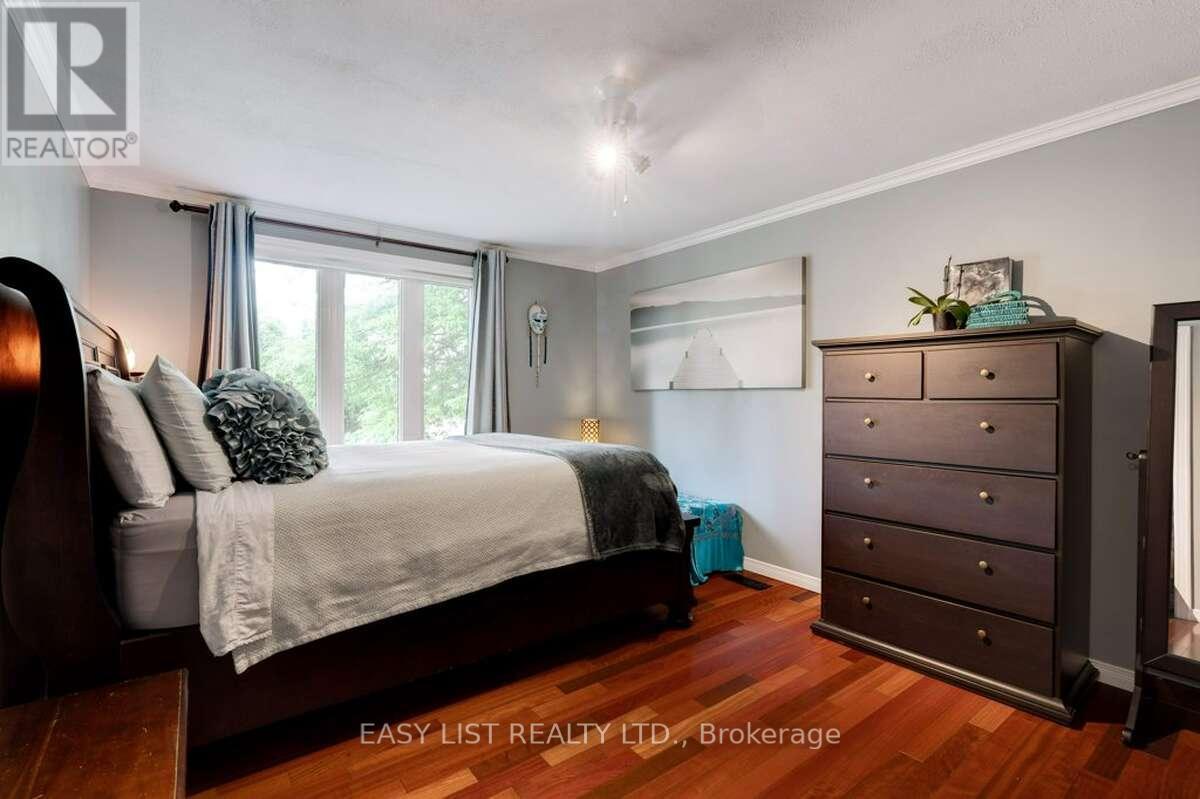 193 Pine Cove Road, Burlington, ON - Indoor Photo Showing Bedroom