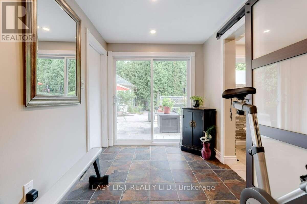 193 Pine Cove Road, Burlington, ON - Indoor