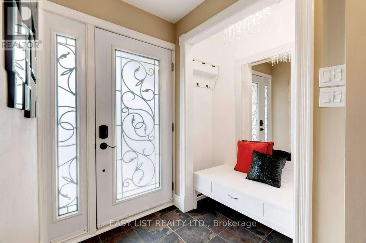 193 Pine Cove Road, Burlington, ON - Indoor Photo Showing Other Room