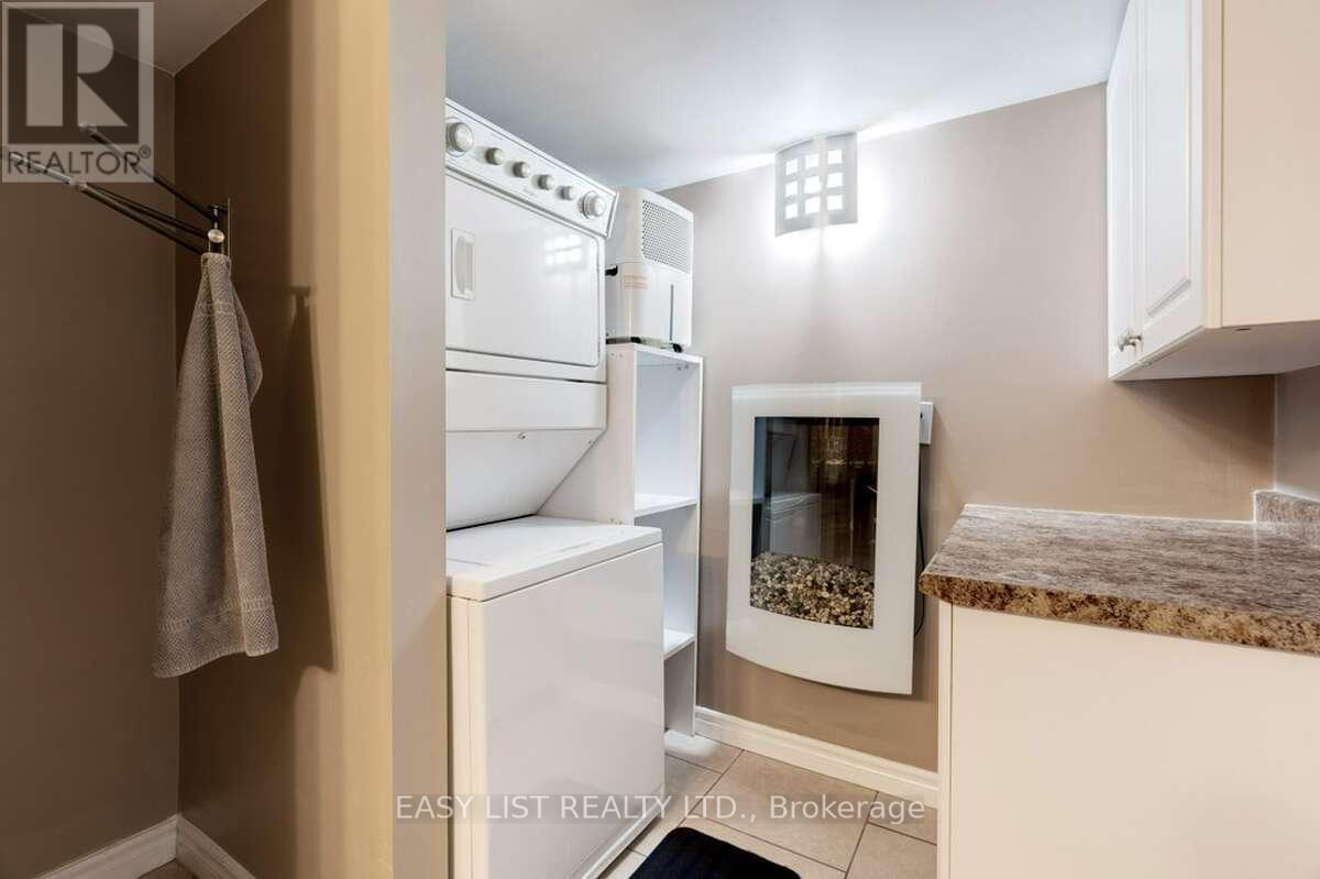 193 Pine Cove Road, Burlington, ON - Indoor Photo Showing Laundry Room