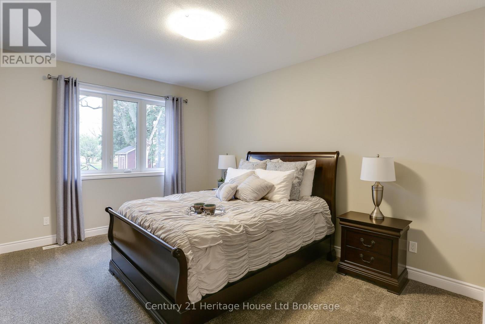 114 Beech Boulevard, Tillsonburg, ON - Indoor Photo Showing Bedroom