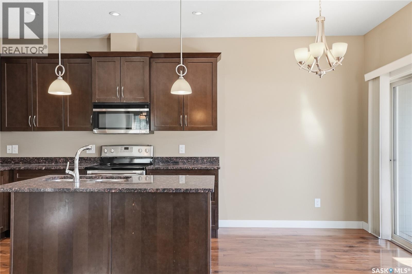 167 115 Shepherd Crescent, Saskatoon, SK - Indoor Photo Showing Kitchen With Double Sink