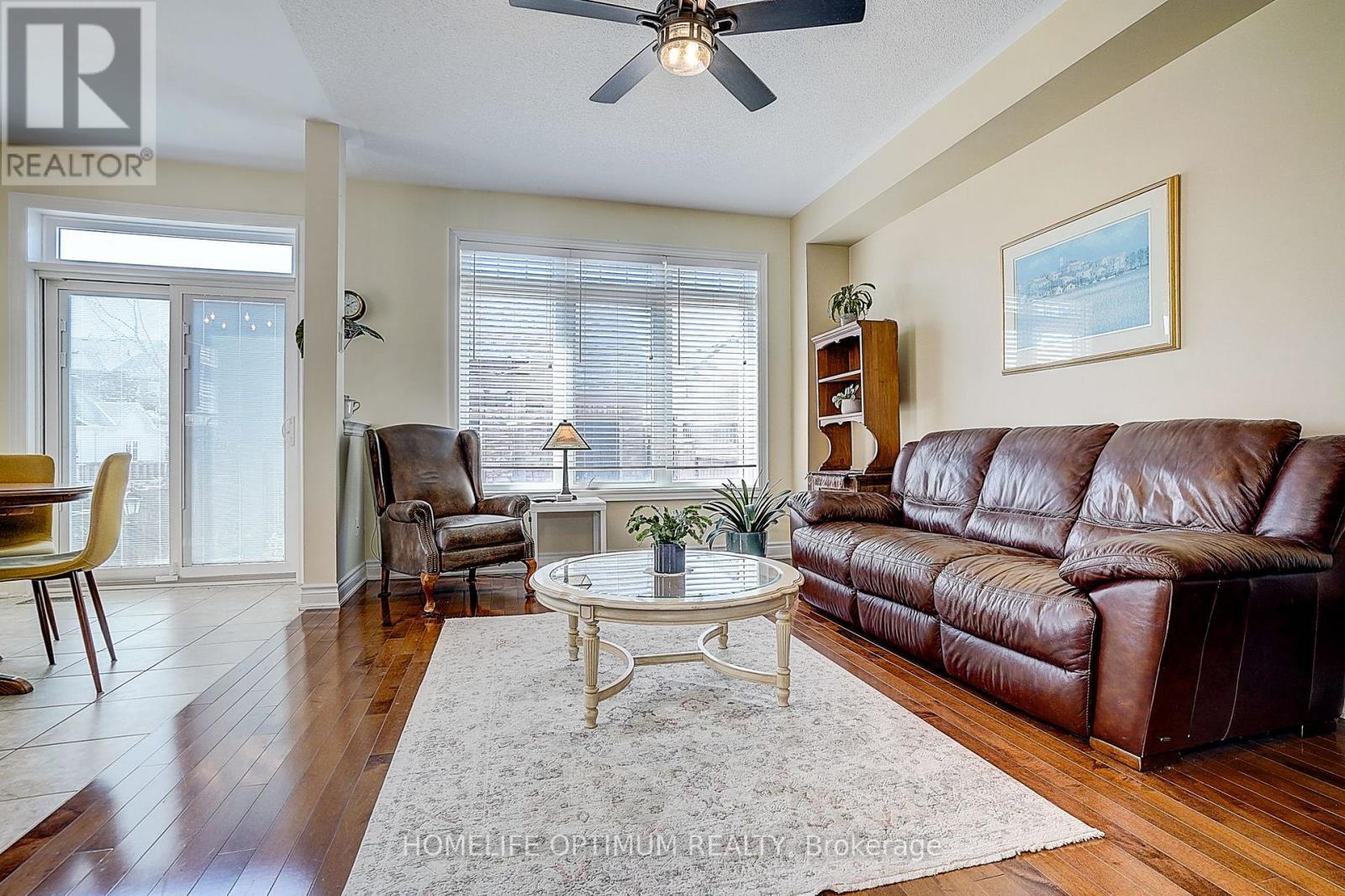 Family room - 40 Outer Banks Drive N, Markham, ON - Indoor Photo Showing Living Room