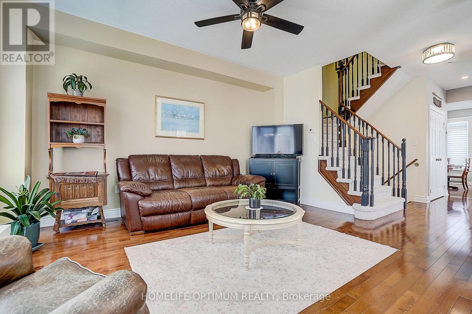 40 Outer Banks Drive N, Markham, ON - Indoor Photo Showing Living Room