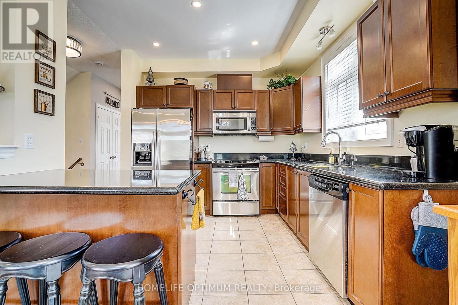 40 Outer Banks Drive N, Markham, ON - Indoor Photo Showing Kitchen