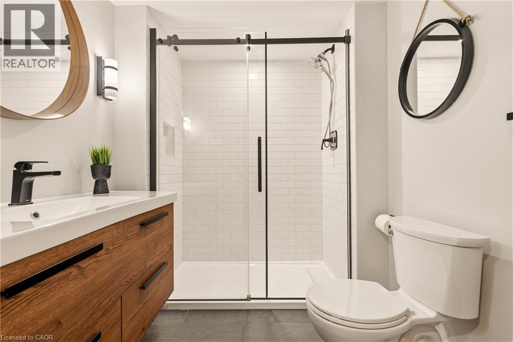 49 Stirling Street, Caledonia, ON - Indoor Photo Showing Bathroom