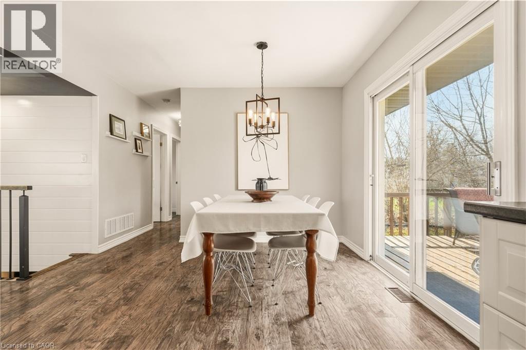 49 Stirling Street, Caledonia, ON - Indoor Photo Showing Dining Room
