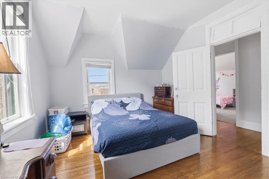 Unit 31 primary bedroom - 31 Bingeman Street, Kitchener, ON - Indoor Photo Showing Bedroom