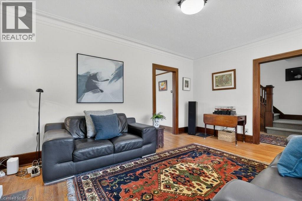 Large front living room - 859 Queen'S Boulevard, Kitchener, ON - Indoor Photo Showing Living Room