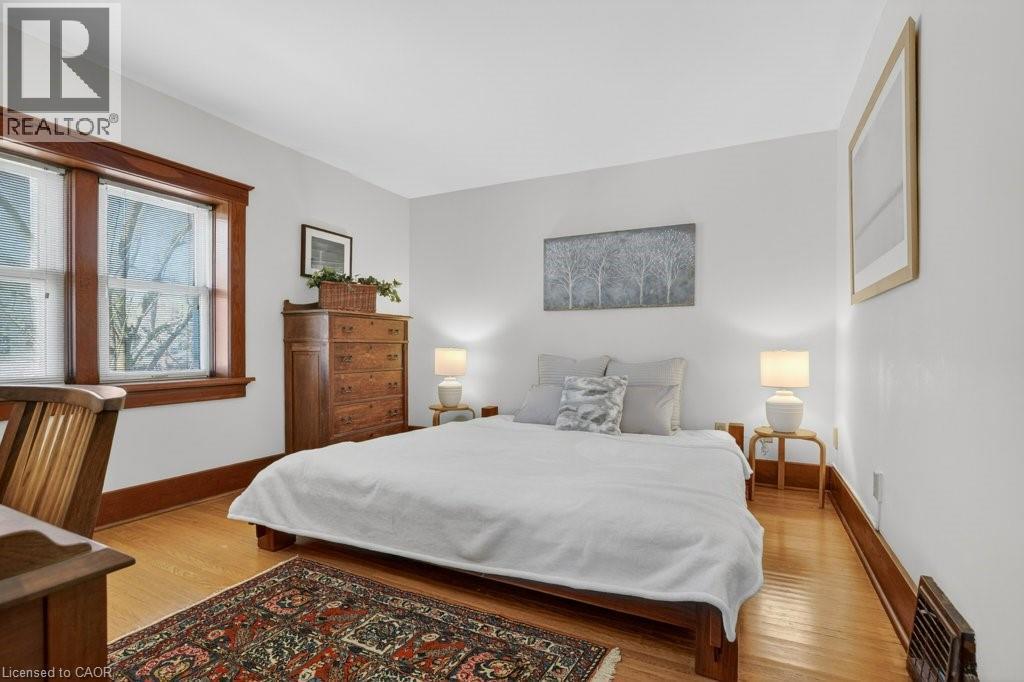 Bedroom #1 - 859 Queen'S Boulevard, Kitchener, ON - Indoor Photo Showing Bedroom