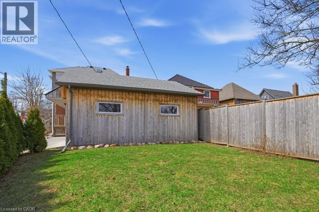Quiet backyard space - 859 Queen'S Boulevard, Kitchener, ON - Outdoor