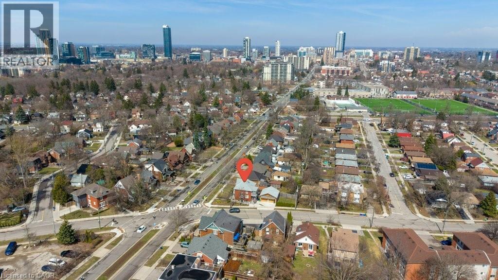 Situated in a premier neighborhood, you are steps away from vibrant downtown culture, fine dining, and urban amenities - 859 Queen'S Boulevard, Kitchener, ON - Outdoor With View