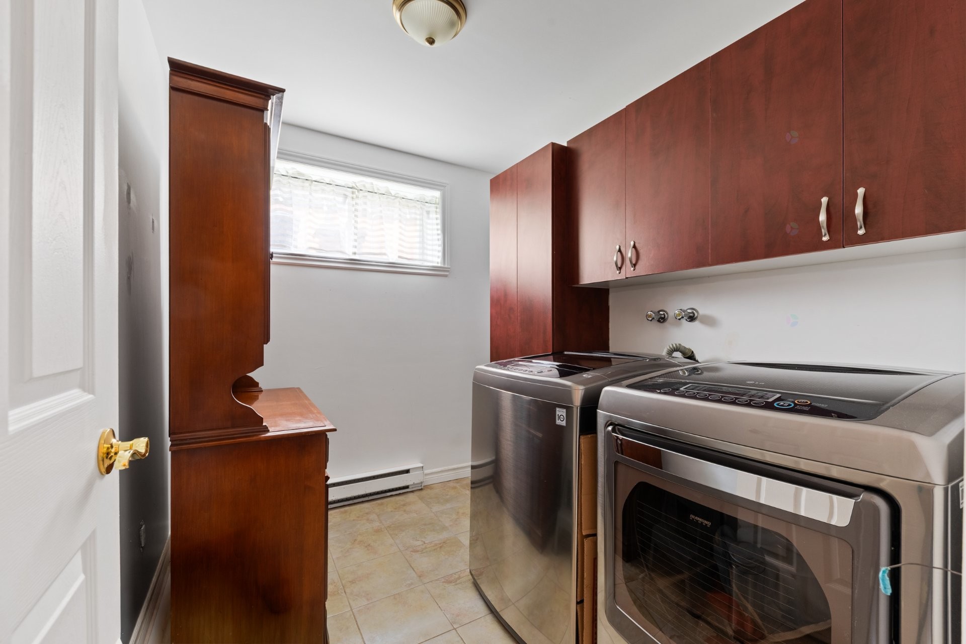 Laundry - 25 Rue Marguerite, Saint-Jean-Sur-Richelieu, QC - Indoor Photo Showing Laundry Room