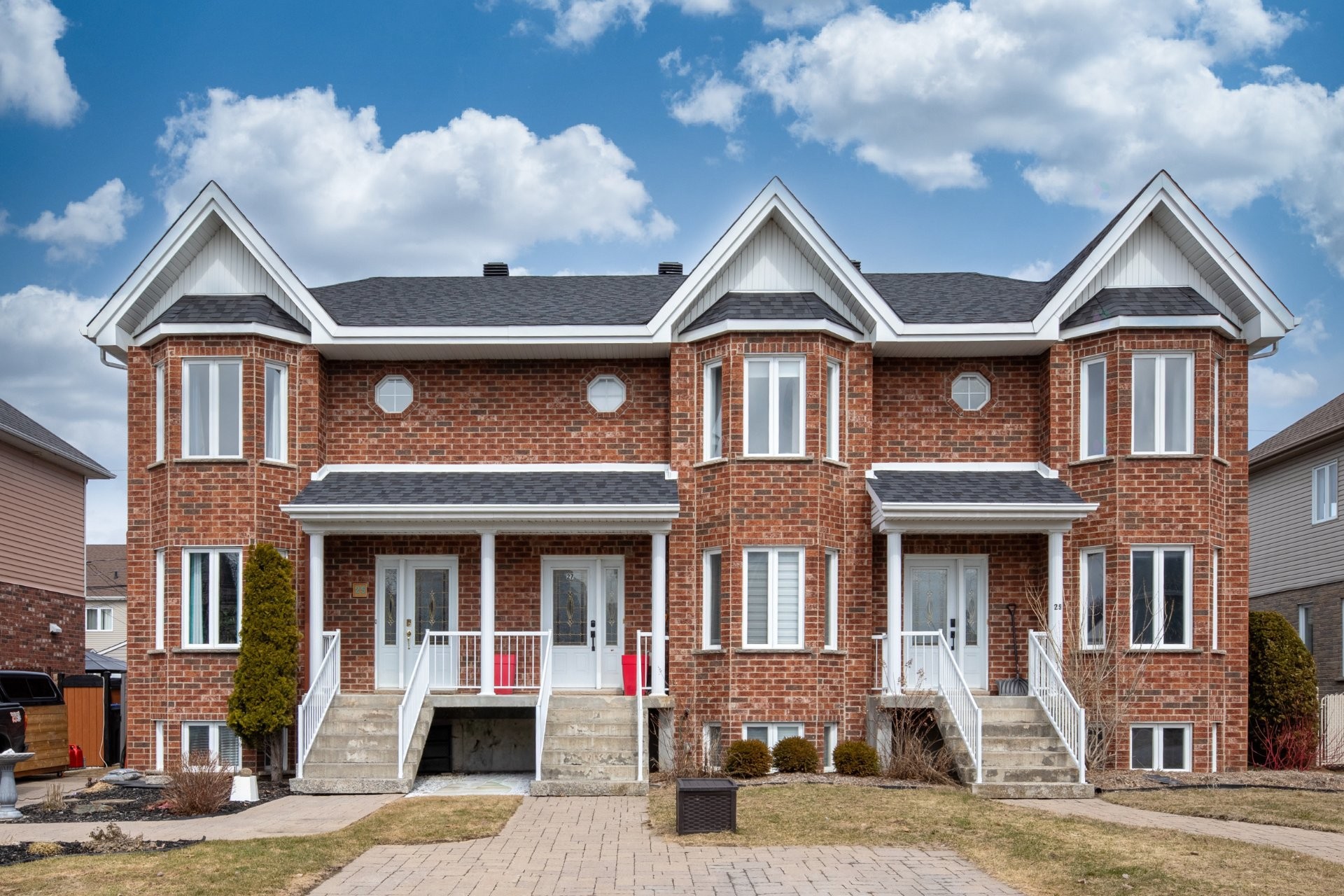 Front of Structure - 25 Rue Marguerite, Saint-Jean-Sur-Richelieu, QC - Outdoor With Facade