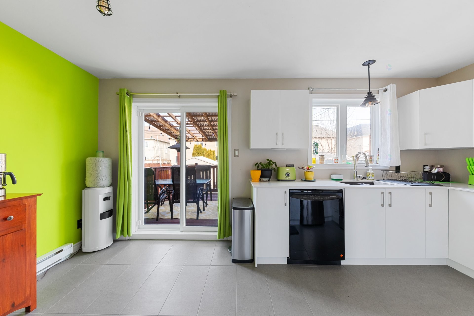Kitchen - 25 Rue Marguerite, Saint-Jean-Sur-Richelieu, QC - Indoor Photo Showing Kitchen
