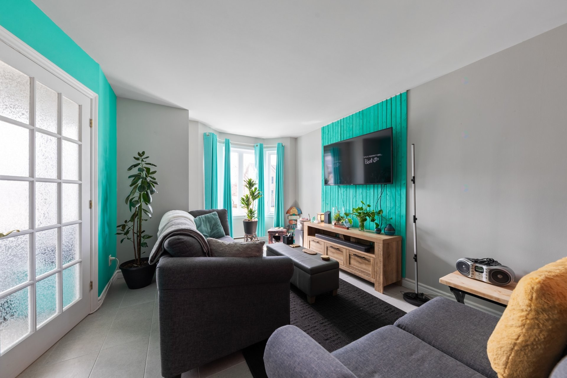 Living Room - 25 Rue Marguerite, Saint-Jean-Sur-Richelieu, QC - Indoor Photo Showing Living Room